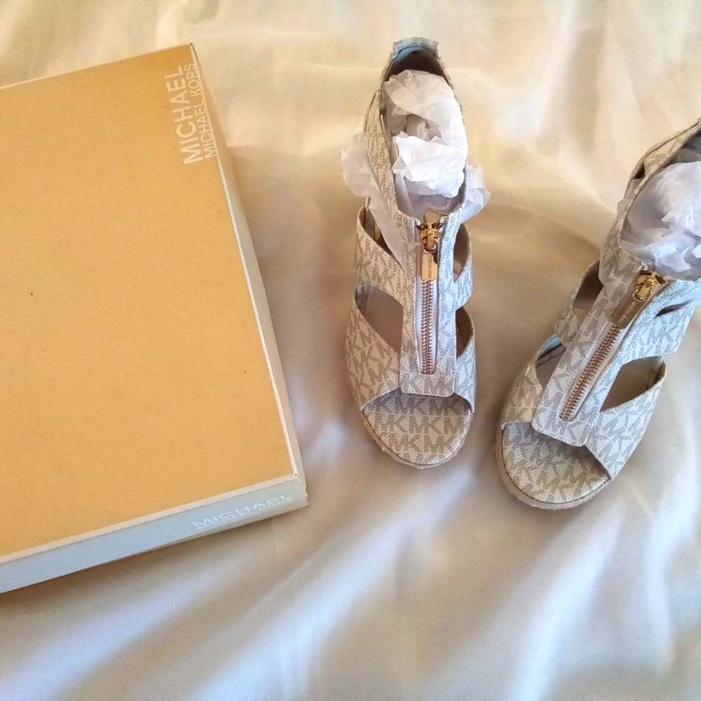 Micheal Kors Shoes/Sandals
